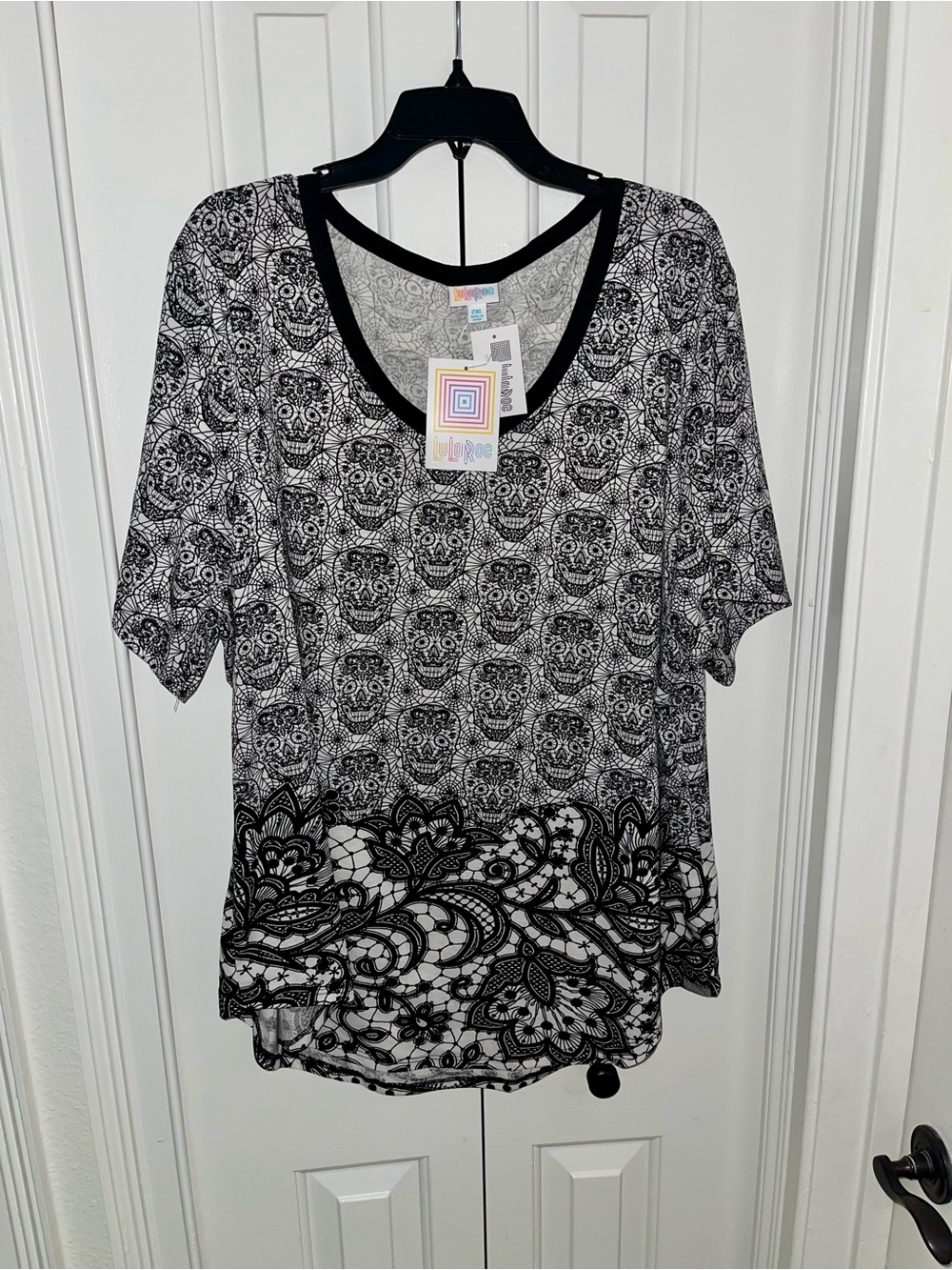 NWT LulaRoe Halloween shirt sz 2XL
